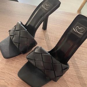 Brand new worn black mules - like bottega !